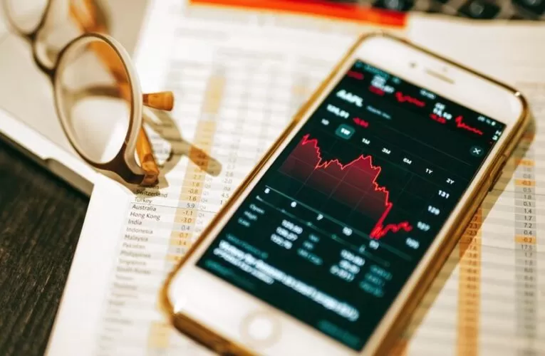 How does Oil Trading benefit from bitcoin?