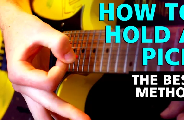 How To Hold A Guitar Pick